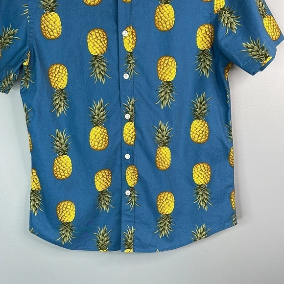5/$25 OLD NAVY Mens Pineapple Print Button Down Shirt Blue Short Sleeve S - Picture 4 of 10